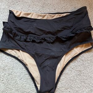 Kortni Jeane Black Ruffled Bikini Bottom. Size Large